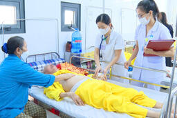 Nhiều người cao tuổi có bệnh lý nền mắc Covid-19.