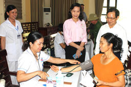 Đẩy nhanh khám sức khỏe, không để người dân bị bỏ sót